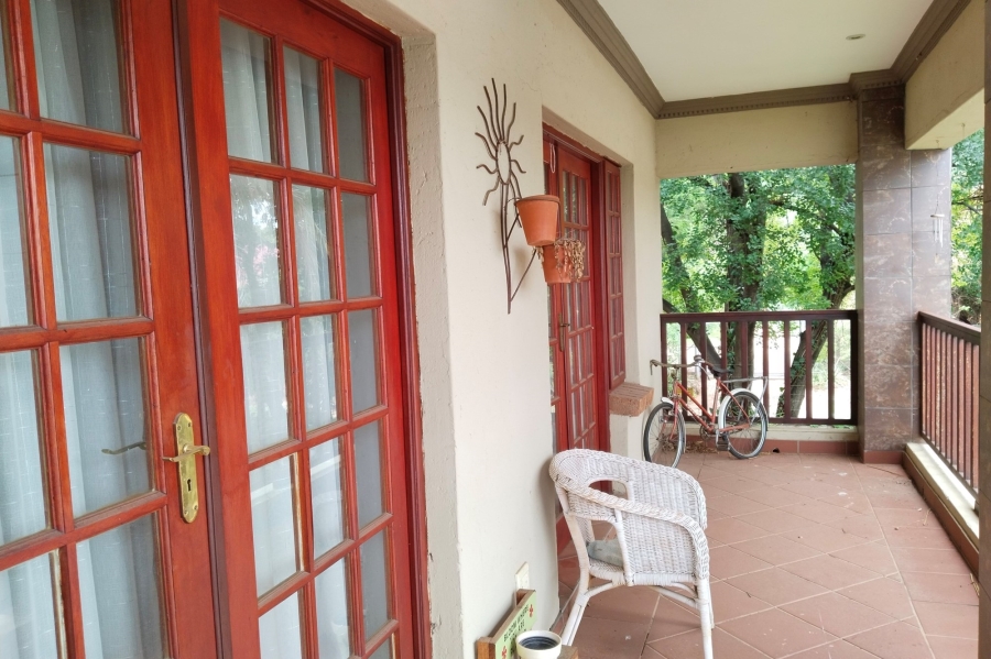 5 Bedroom Property for Sale in Meerhof North West